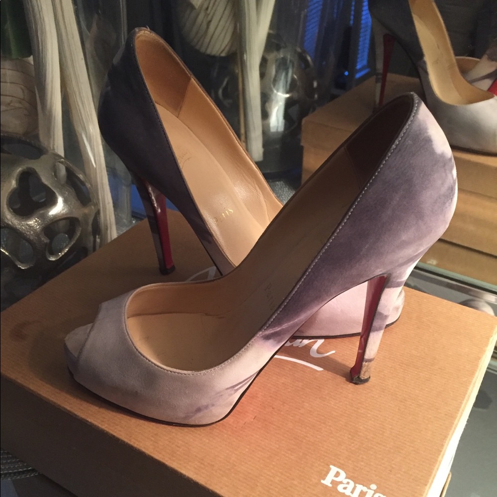 Authentic Christian Louboutin Pumps 37